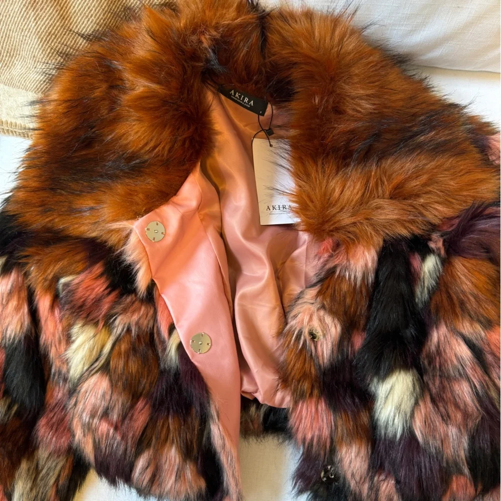 NWT Faux Fur Jacket - Picture 6 of 8